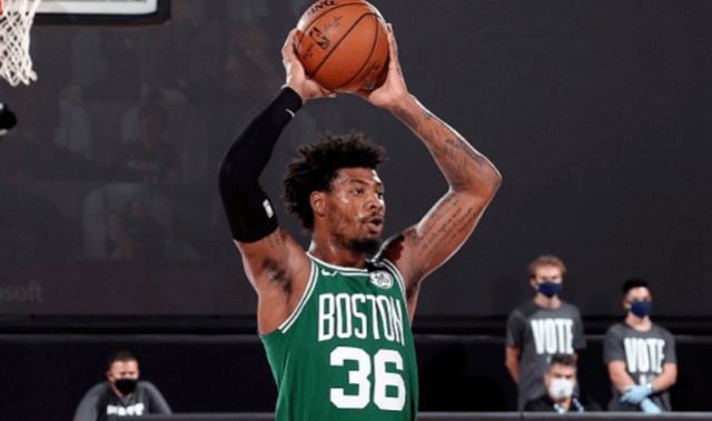  塔图姆末节爆发 绿军终结快船连胜  