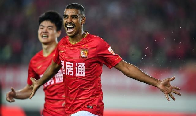  法国国脚租借回归老东家救主  