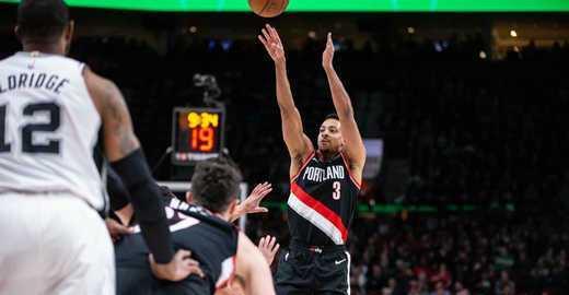  麦科勒姆关键球命中开拓者加时险胜奇才  